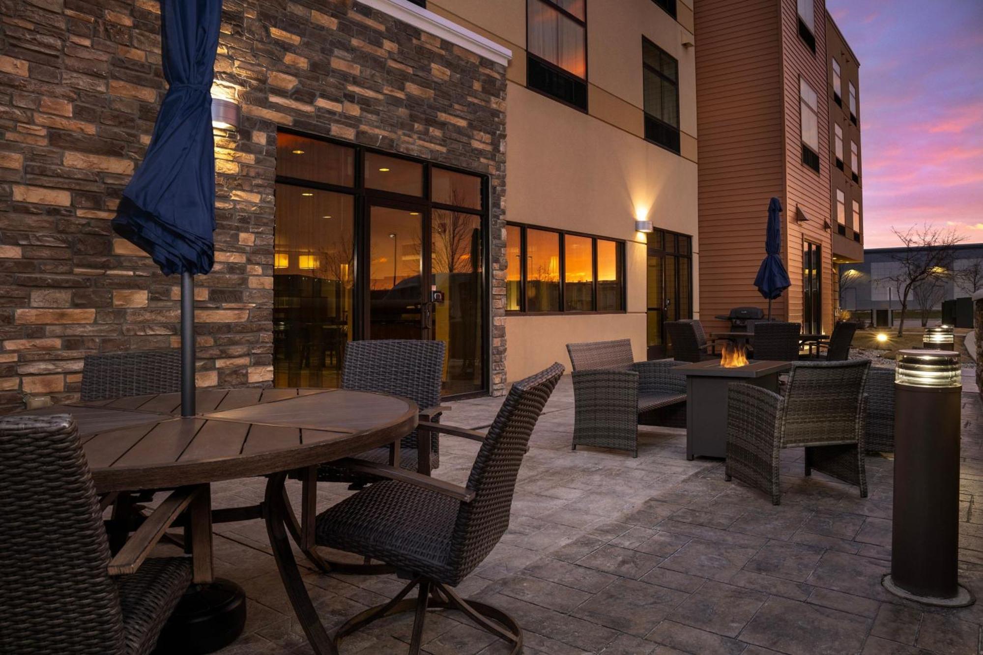 Fairfield Inn & Suites By Marriott Sioux Falls Airport Экстерьер фото